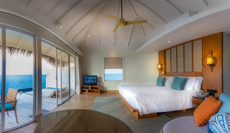Centara Grand Island Maldives - Sunset Overwater Villa - Bedroom